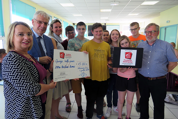 La Fondation Caisse d'Epargne Hauts de France soutient l'IMPro du Chemin Vert à Villeneuve-d'Ascq Les Papillons Blancs de Lille