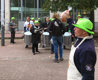 Samedi 7 octobre 2017 sur la place Richebé, à Lille, en compagnie des Percuteurs.